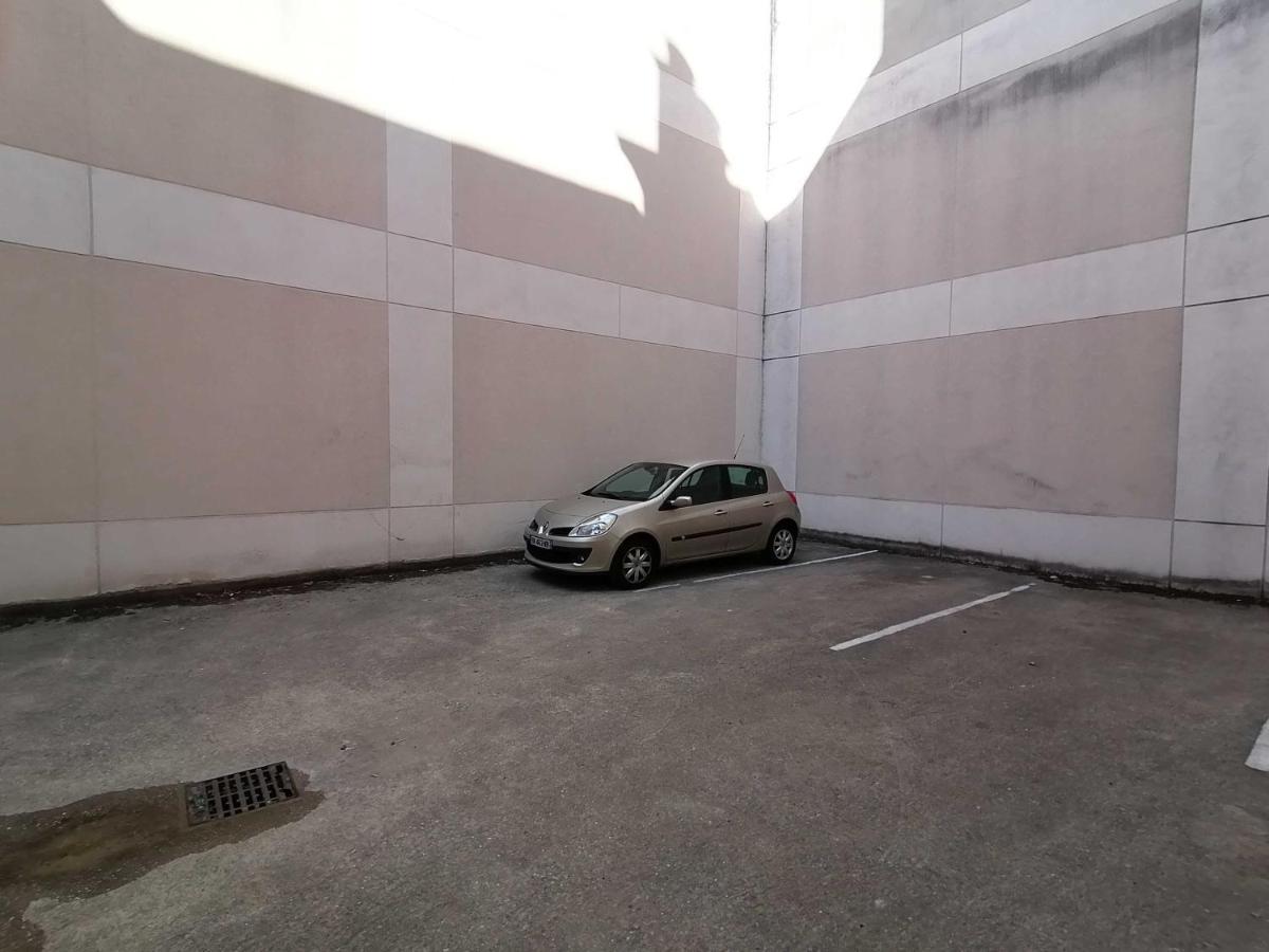 Le Gambetta - T3 Standing Avec Parking, Wifi, Netflix Lejlighed Laval  Eksteriør billede
